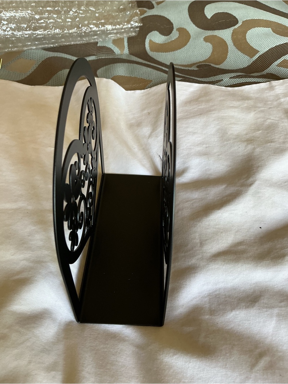 Heart Metal Napkin Holder in Black - Picture 2 of 3